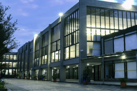  Vista al atardecer del campus de la Sede Central de la Escuela Superior de Administración Pública-ESAP en Bogotá D.C. Cortesía: ESAP.