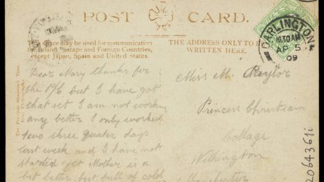 Reverso manuscrito de una postal británica circulada en 1909.