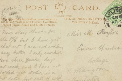 Reverso manuscrito de una postal británica circulada en 1909.