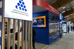 Stand institucional Escuela Superior de Administración Pública-ESAP durante la Feria Internacional del Libro de Bogotá 2026 en Corferias. Foto: Redes sociales institucionales ESAP