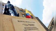 Monumento a Manuel Murillo Toro (1816-1880) quien fuera periodista, político y presidente de Colombia durante los Estados Unidos de Colombia (1863-1886). En su honor se construyó el edificio que actualmente es sede del Ministerio de las Tecnologías de la Información y las Comunicaciones-MINTIC. Foto: MINTIC