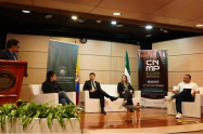  Rueda de prensa de lanzamiento de la cuarta edición del Congreso Nacional de Marketing Político 2026 en la Fundación Universitaria Los Libertadores. Entre los invitados especiales se encuentra el estratega político Arley Bilbao (izquierda, primero sentado), José Guinard, fundador de la Asociación Colombiana de Consultores Políticos-ASOCOPOL (centro, sentado)  y la Decana de Comunicación Social-Periodismo de la Fundación Universitaria Los Libertadores Dra. Jennifer Karina Sanchez (izquierda, sentada). Foto: ASOCOPOL Instagram